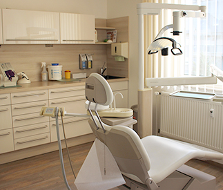 Unsere Behandlungsräume und Geräte - Zahnarzt Recklinghausen